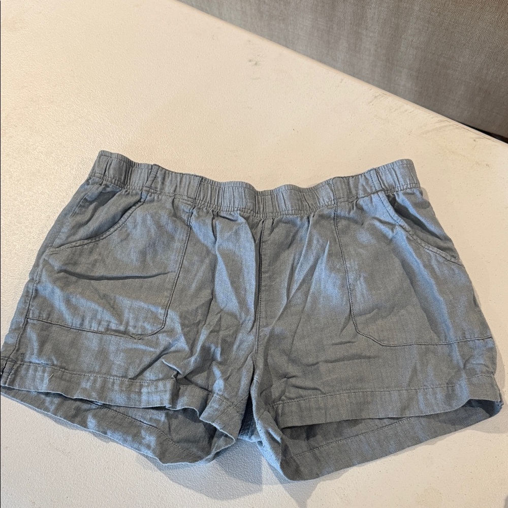 Field & Stream Women's Light Gray Cargo Shorts